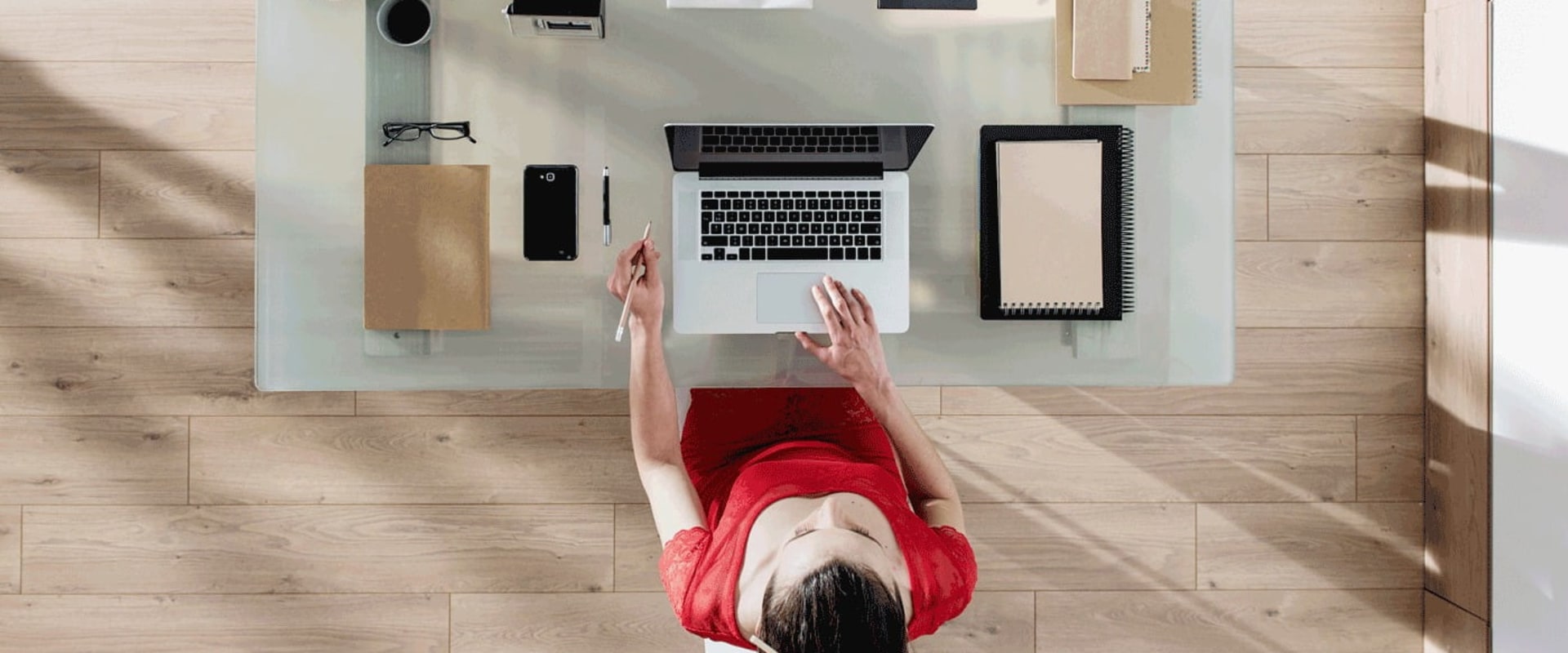 Keeping a Clean and Organized Workspace: Tips for Success in the Office